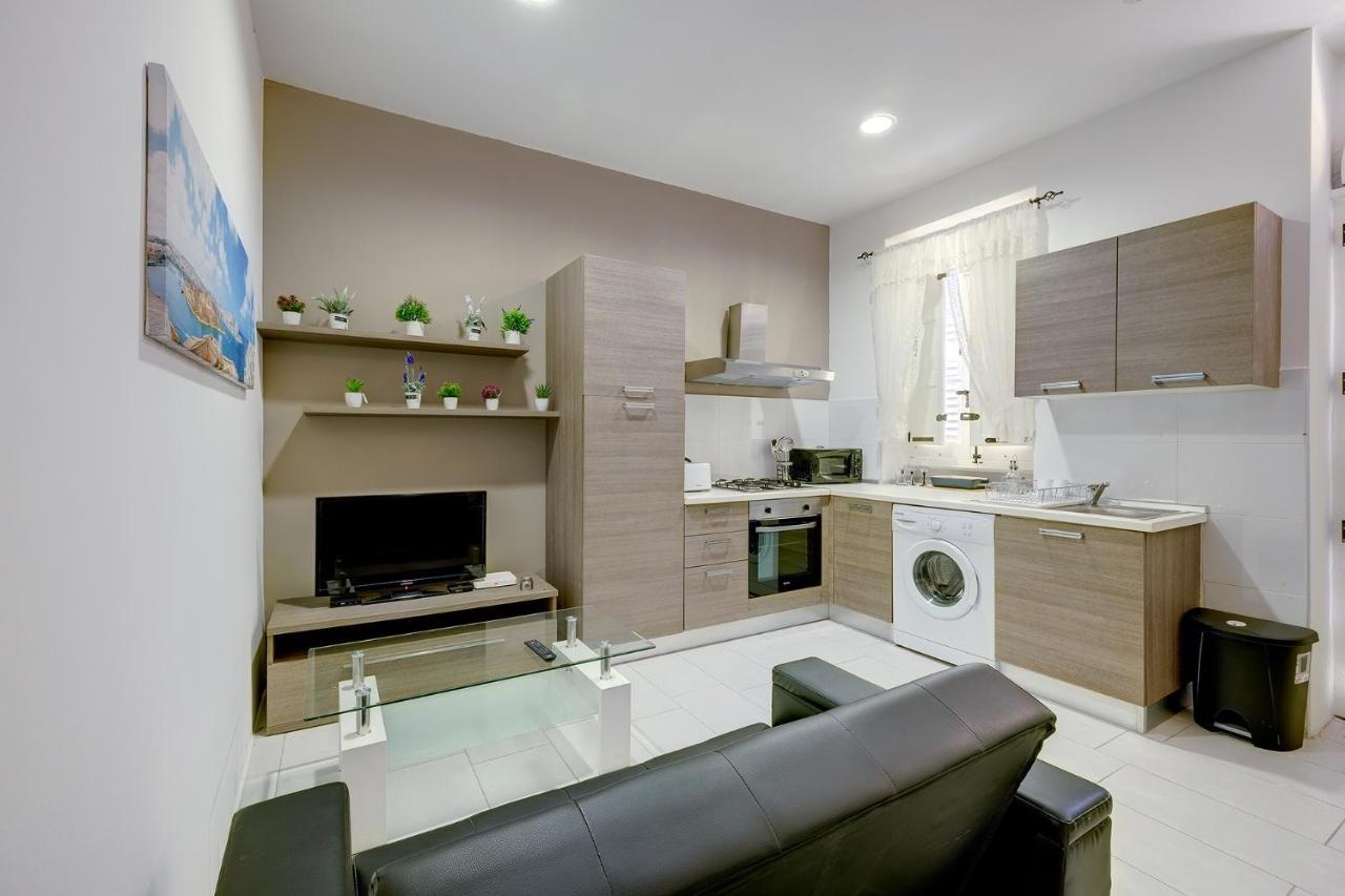 Modern 1Br Maisonette Steps From The Promenade スリーマ エクステリア 写真