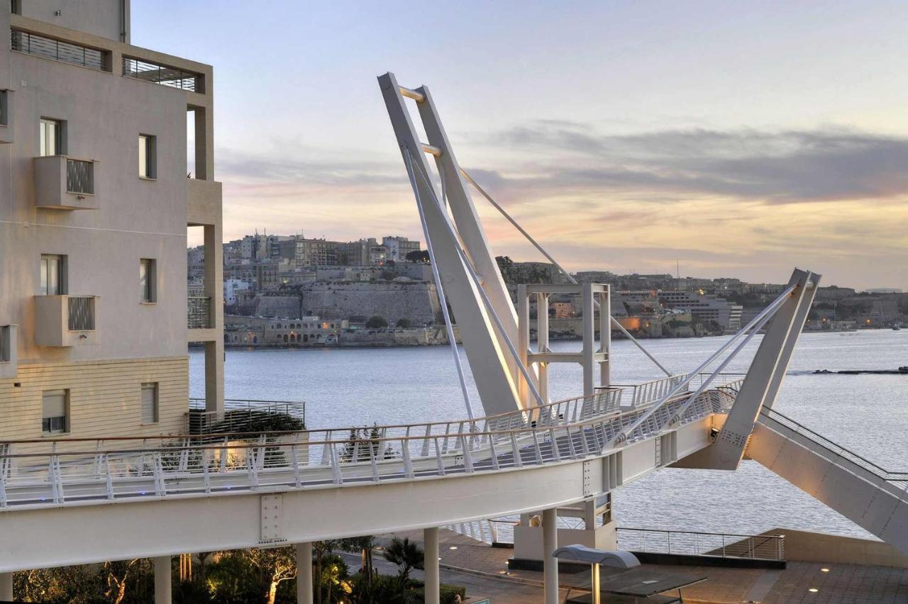 Modern 1Br Maisonette Steps From The Promenade スリーマ エクステリア 写真